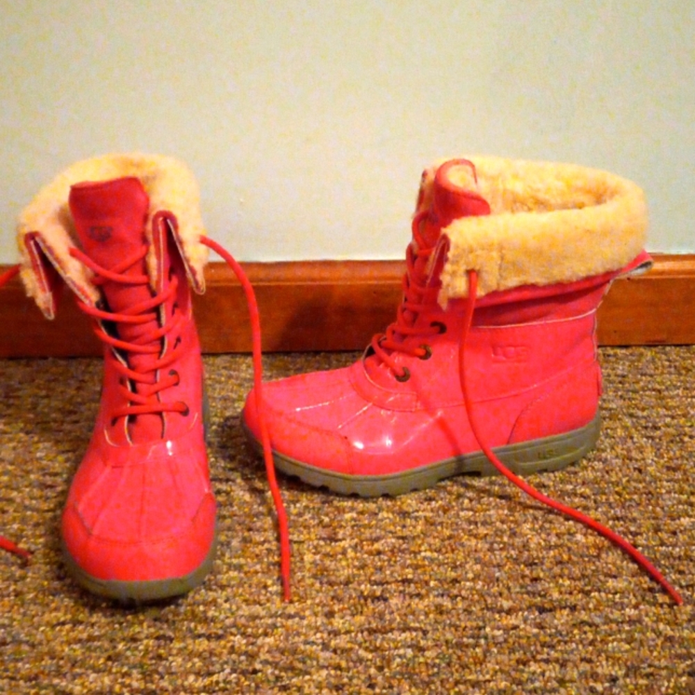 Pink winter boots